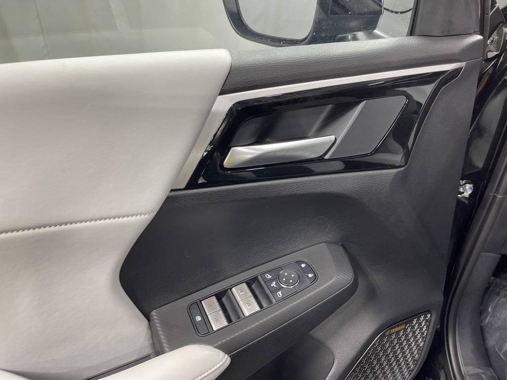 new 2025 Mitsubishi Outlander car, priced at $37,795