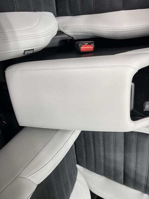 new 2025 Mitsubishi Outlander car, priced at $37,795