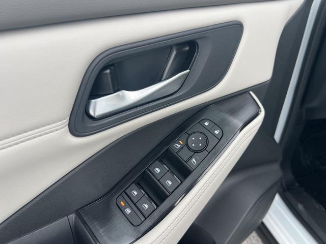 new 2025 Nissan Rogue car, priced at $32,638