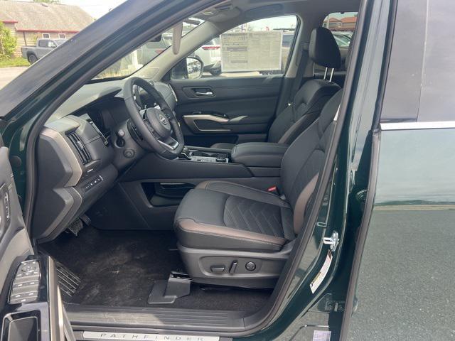 new 2025 Nissan Pathfinder car, priced at $45,919