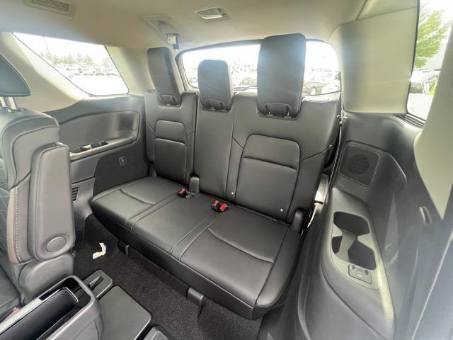 new 2025 Nissan Pathfinder car, priced at $45,919