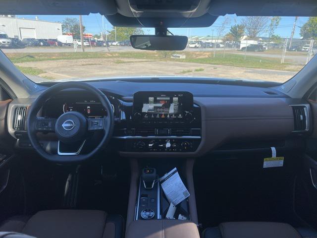 new 2025 Nissan Pathfinder car, priced at $45,623