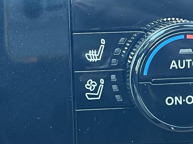 new 2025 Nissan Pathfinder car, priced at $45,623