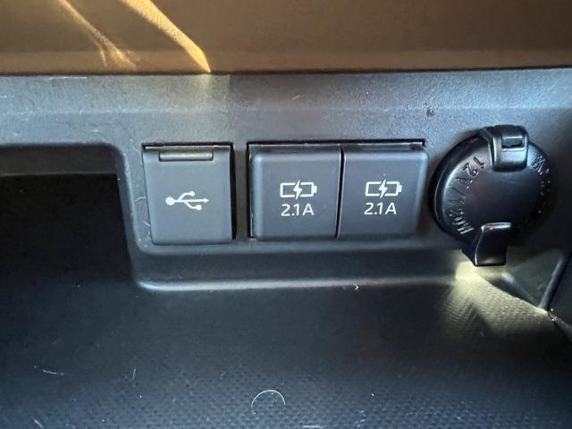 used 2021 Toyota Highlander car, priced at $36,275