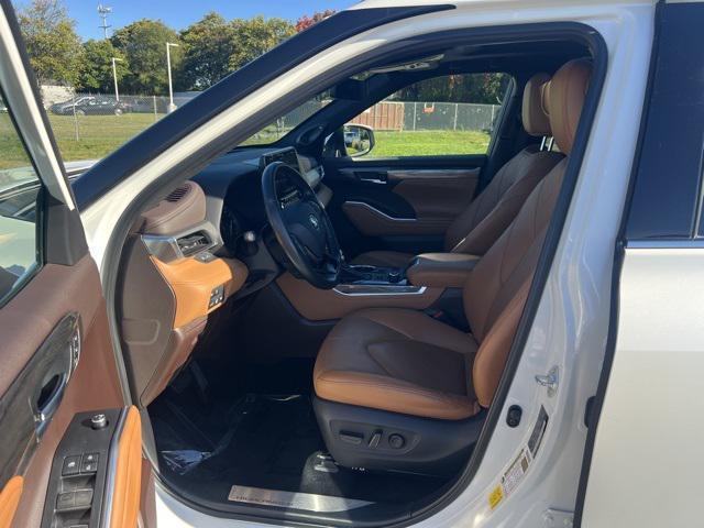 used 2021 Toyota Highlander car, priced at $36,275
