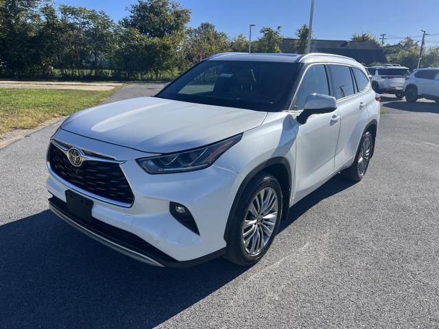 used 2021 Toyota Highlander car, priced at $36,275