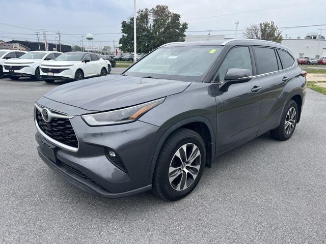 used 2021 Toyota Highlander car, priced at $33,800
