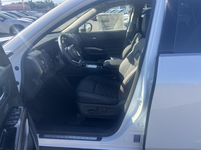 new 2025 Nissan Pathfinder car, priced at $44,344