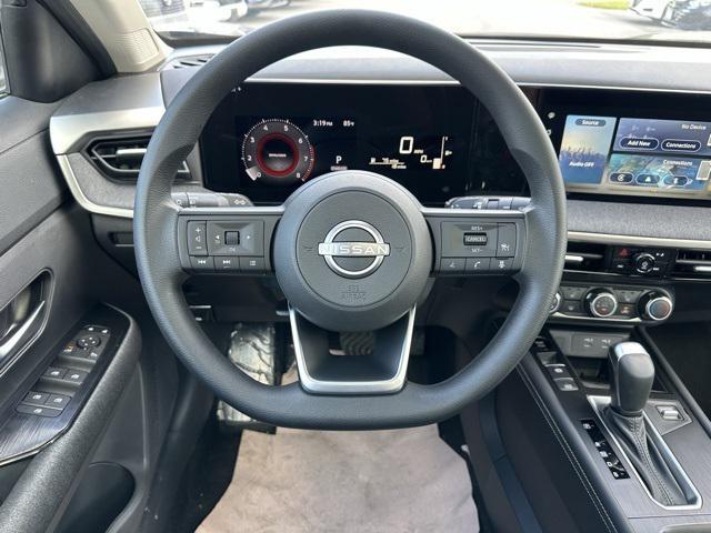 new 2025 Nissan Kicks car, priced at $26,706