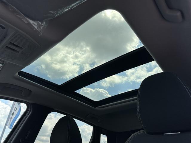 new 2025 Nissan Kicks car, priced at $26,706