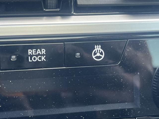 new 2025 Nissan Pathfinder car, priced at $43,631