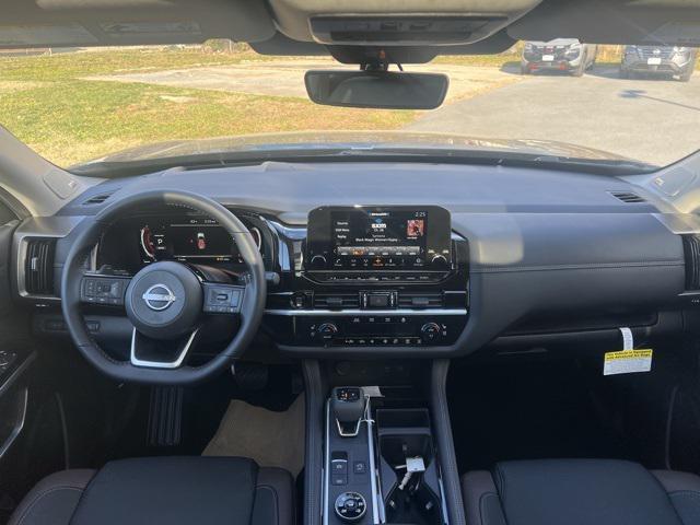 new 2025 Nissan Pathfinder car, priced at $43,631