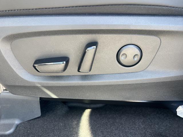 new 2025 Nissan Pathfinder car, priced at $43,631