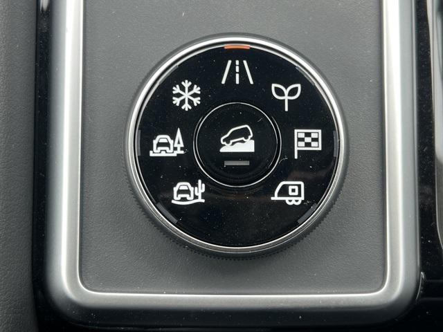 new 2025 Nissan Pathfinder car, priced at $50,018