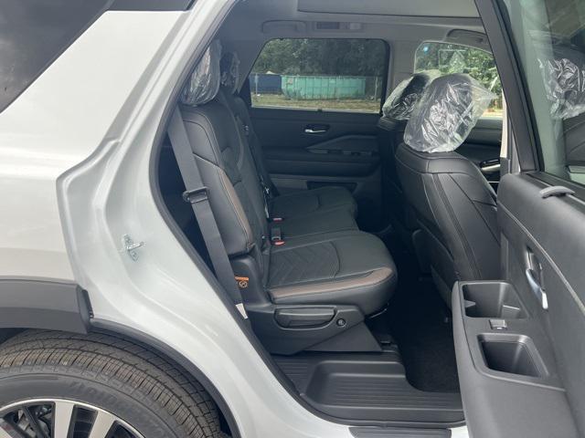 new 2025 Nissan Pathfinder car, priced at $50,018