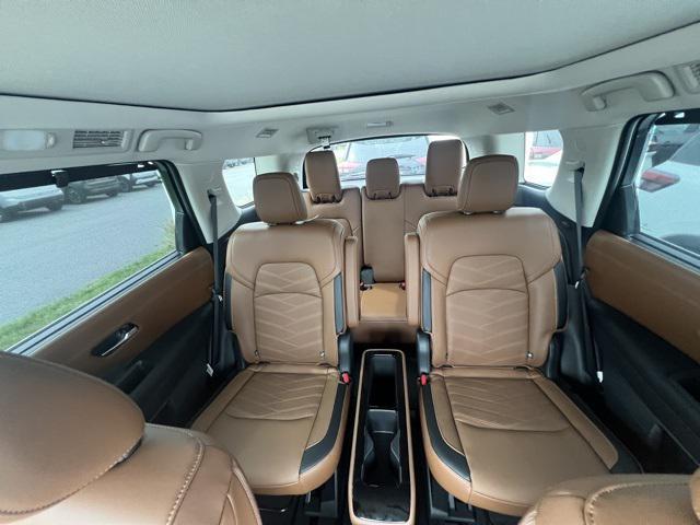 new 2025 Nissan Pathfinder car, priced at $45,285