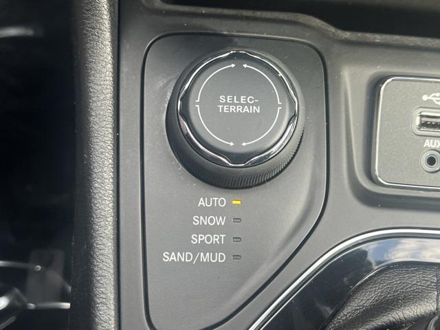 used 2020 Jeep Cherokee car, priced at $16,450