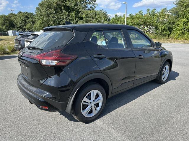new 2025 Nissan Kicks car, priced at $22,042
