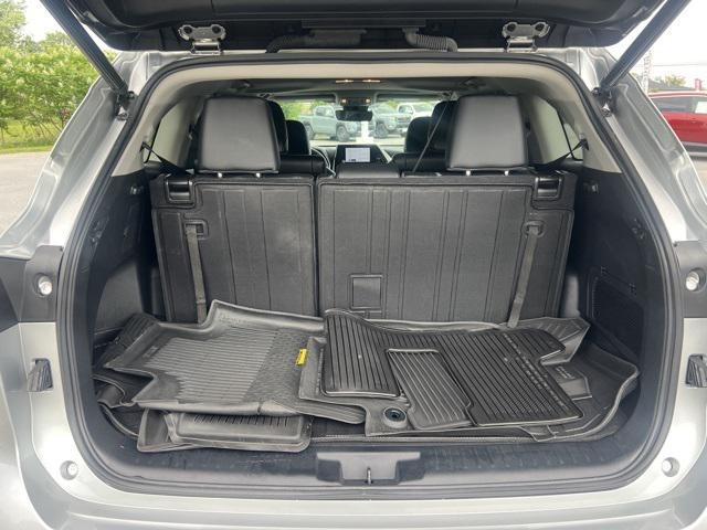 used 2023 Toyota Highlander Hybrid car, priced at $41,900