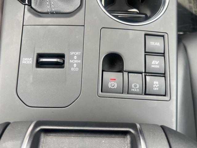 used 2023 Toyota Highlander Hybrid car, priced at $41,900