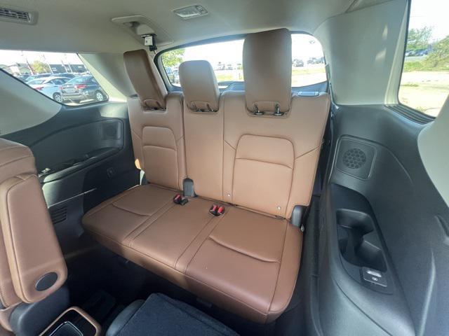 new 2025 Nissan Pathfinder car, priced at $46,673