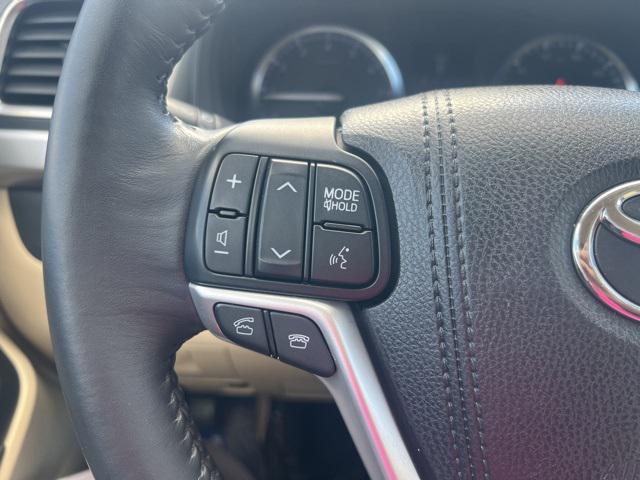 used 2015 Toyota Highlander car, priced at $17,600