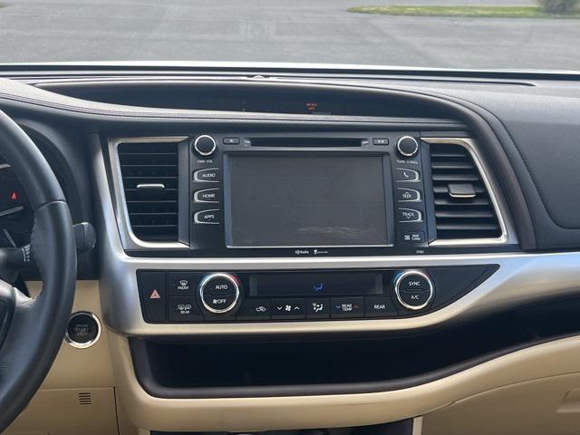 used 2015 Toyota Highlander car, priced at $17,600