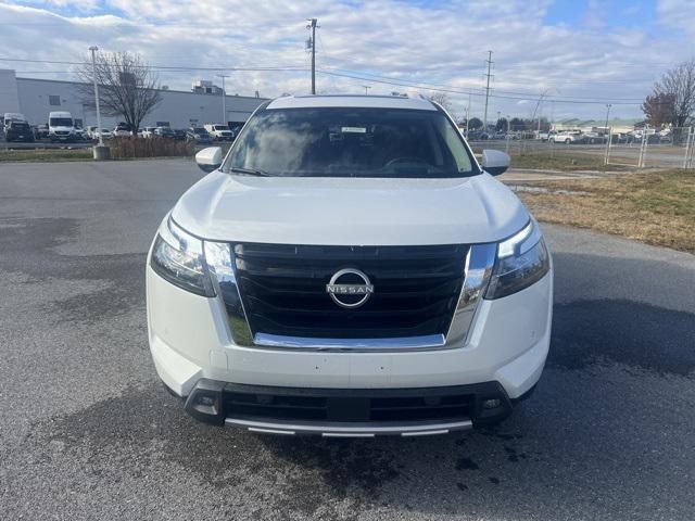 new 2025 Nissan Pathfinder car, priced at $43,835