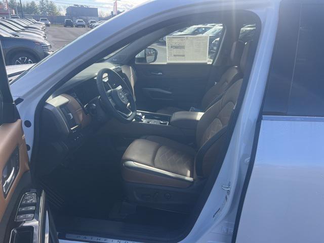 new 2025 Nissan Pathfinder car, priced at $43,835