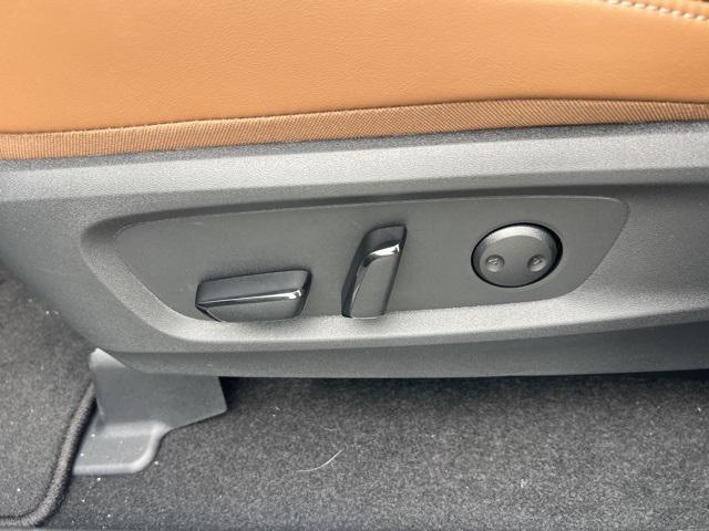 new 2025 Nissan Pathfinder car, priced at $44,732