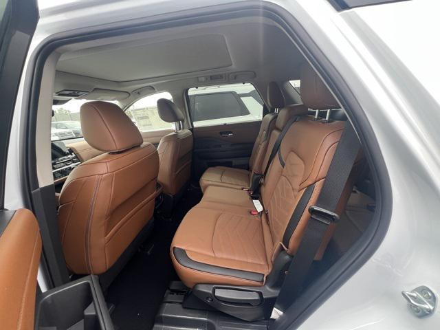 new 2025 Nissan Pathfinder car, priced at $44,732