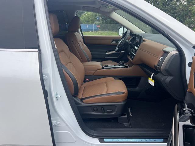 new 2025 Nissan Pathfinder car, priced at $44,732