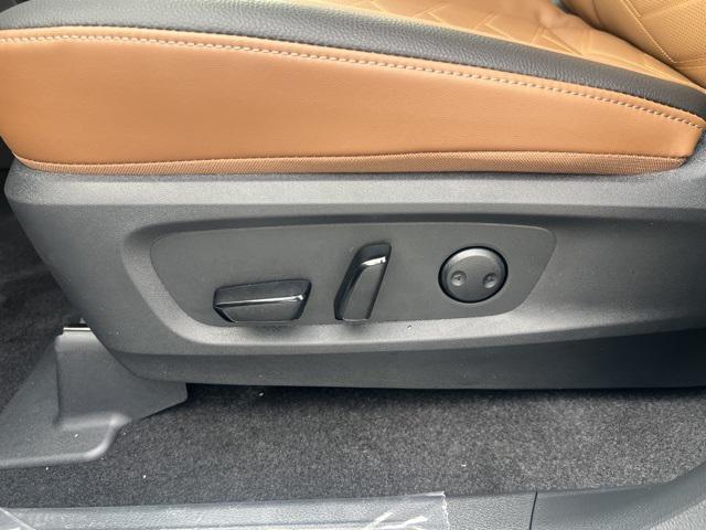 new 2025 Nissan Pathfinder car, priced at $45,313