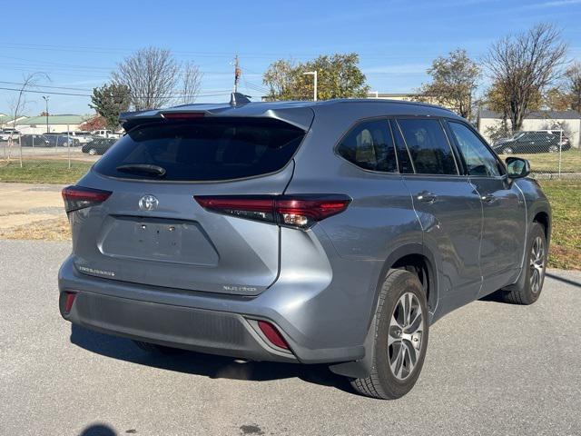 used 2021 Toyota Highlander car, priced at $33,000