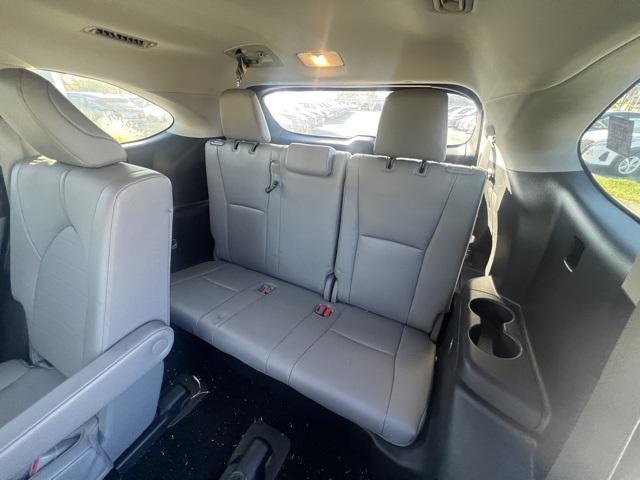 used 2021 Toyota Highlander car, priced at $33,000