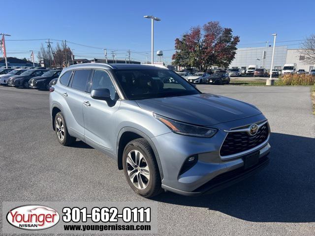 used 2021 Toyota Highlander car, priced at $33,000