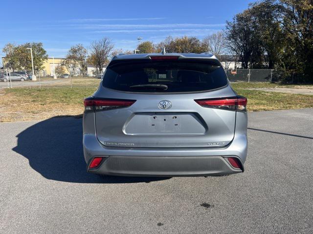 used 2021 Toyota Highlander car, priced at $33,000