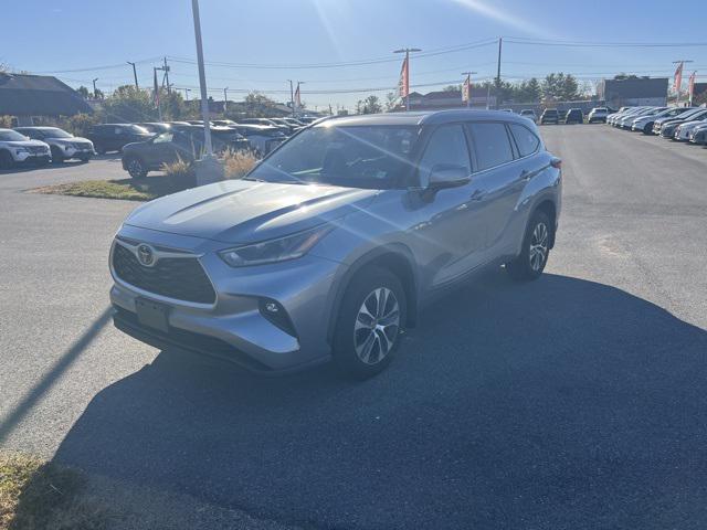 used 2021 Toyota Highlander car, priced at $33,000