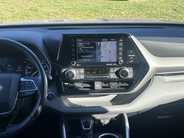 used 2021 Toyota Highlander car, priced at $33,000