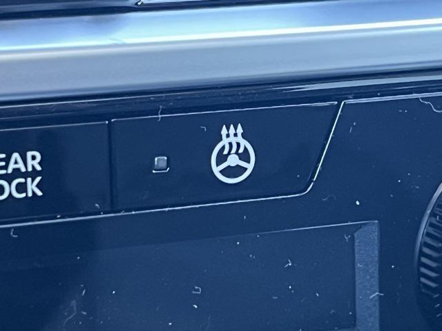 new 2025 Nissan Pathfinder car, priced at $44,359