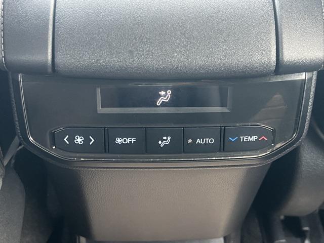 used 2021 Toyota Highlander car, priced at $32,400