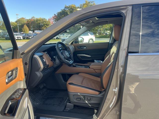 used 2025 Nissan Pathfinder car, priced at $43,800