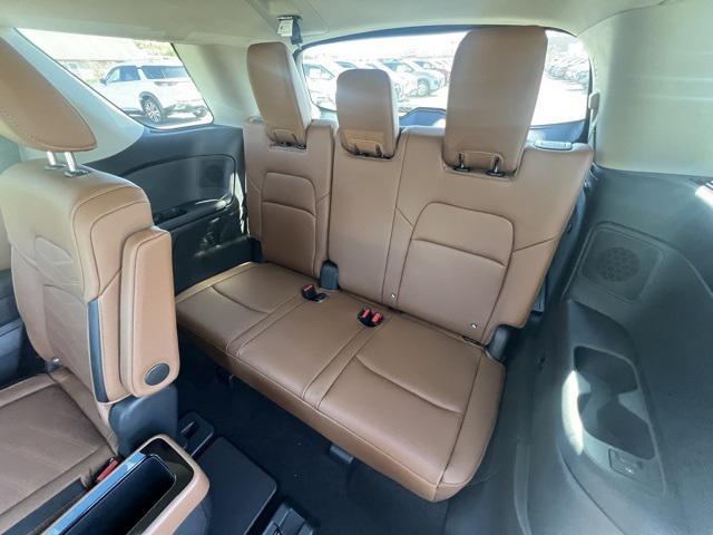 new 2025 Nissan Pathfinder car, priced at $44,822