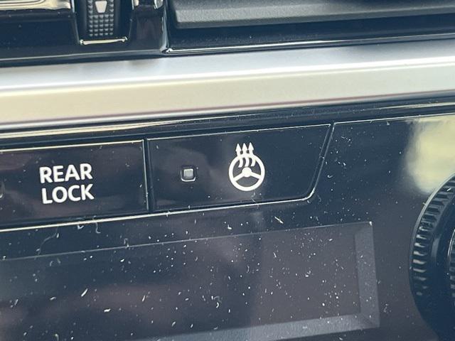 new 2025 Nissan Pathfinder car, priced at $44,332