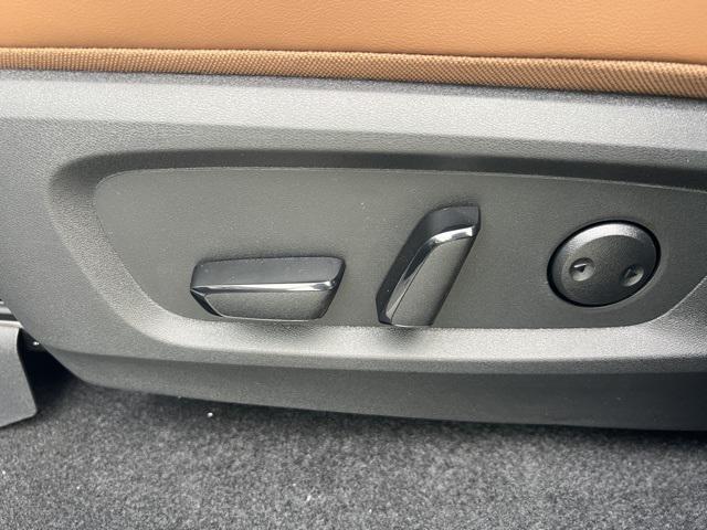 new 2025 Nissan Pathfinder car, priced at $44,332