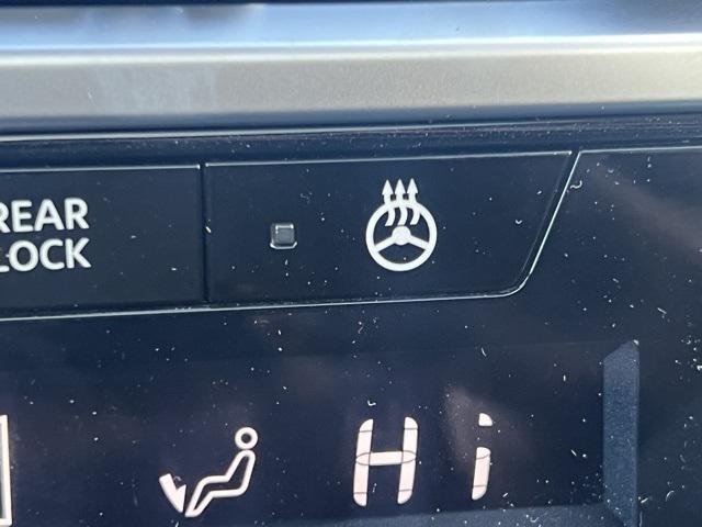 new 2025 Nissan Pathfinder car, priced at $43,346