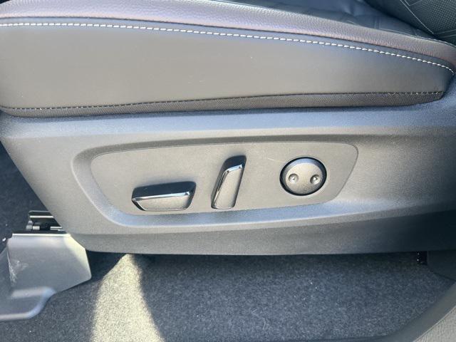 new 2025 Nissan Pathfinder car, priced at $43,346