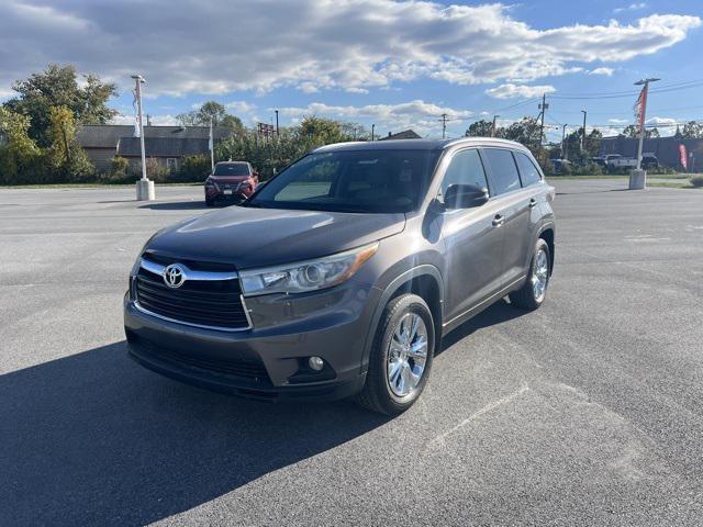 used 2015 Toyota Highlander car, priced at $14,600
