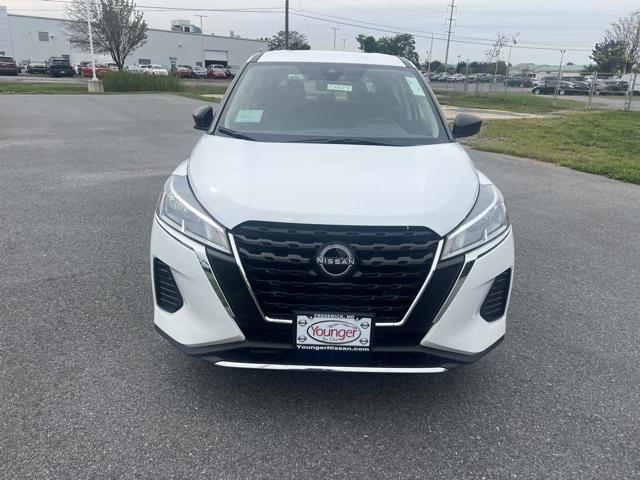 new 2025 Nissan Kicks car, priced at $22,147