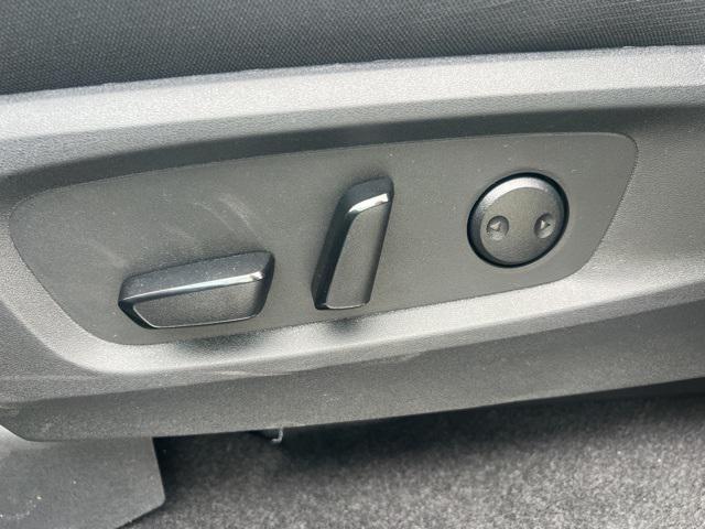 new 2025 Nissan Pathfinder car, priced at $34,572